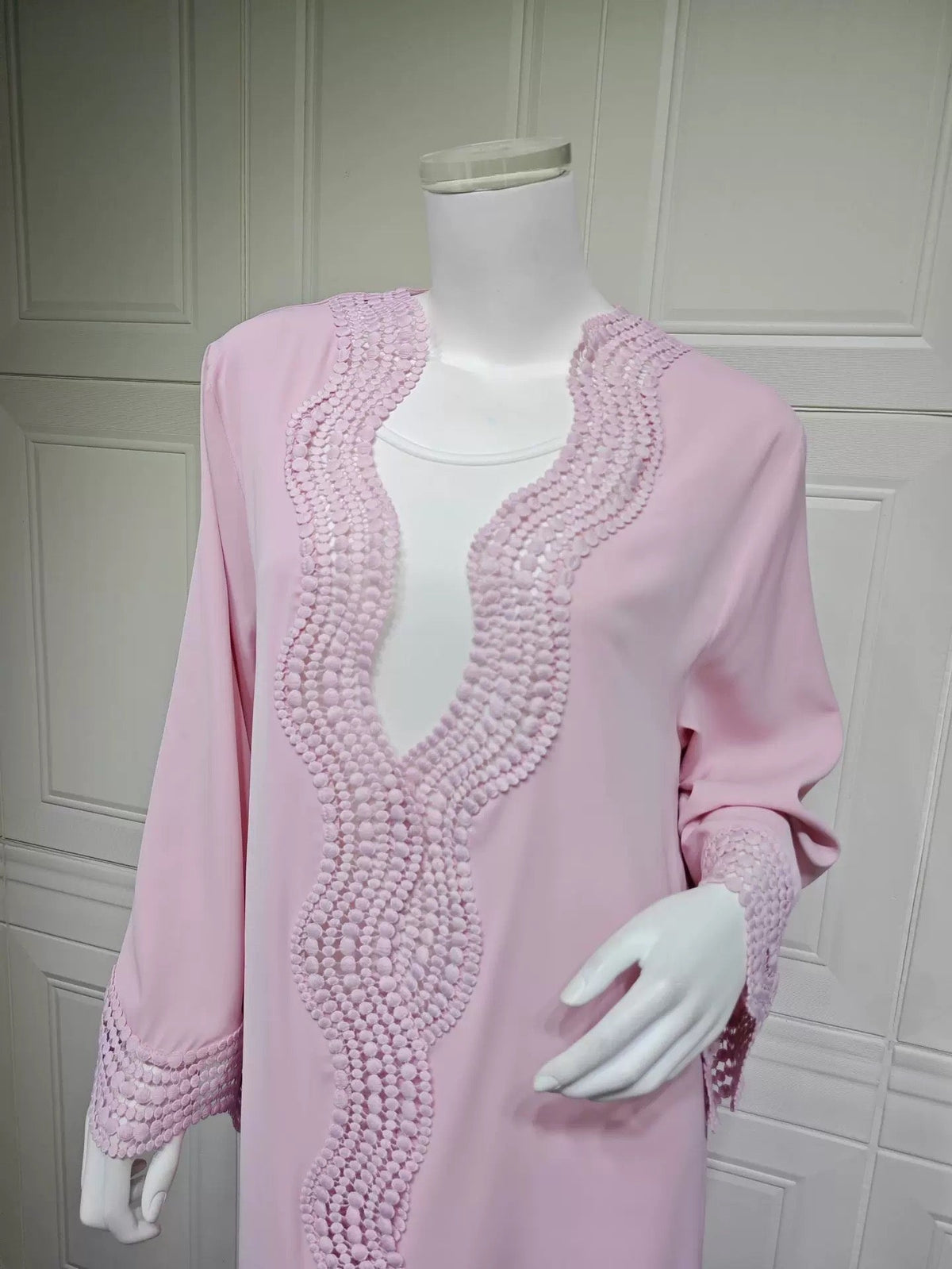 Eleganter Kimono mit Verziehrung